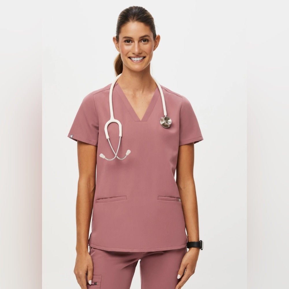 FIGS Mauve Casma Three-Pocket Scrub Top